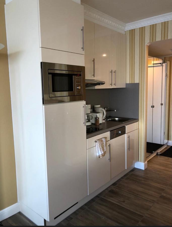 Tiffanys Ferienapartments In Der Privatresidenz Des Plaza Premium Hotel Timmendorfer Strand Buitenkant foto
