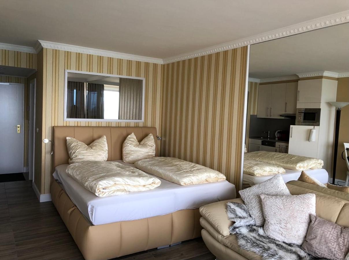 Tiffanys Ferienapartments In Der Privatresidenz Des Plaza Premium Hotel Timmendorfer Strand Buitenkant foto